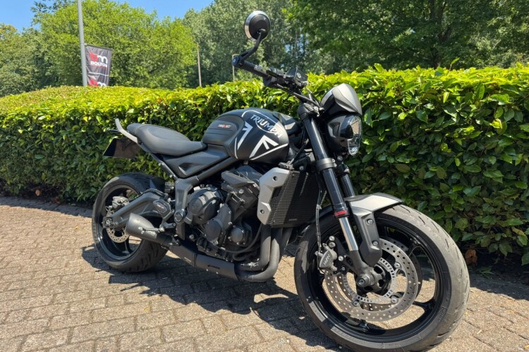 TRIUMPH TRIDENT 660