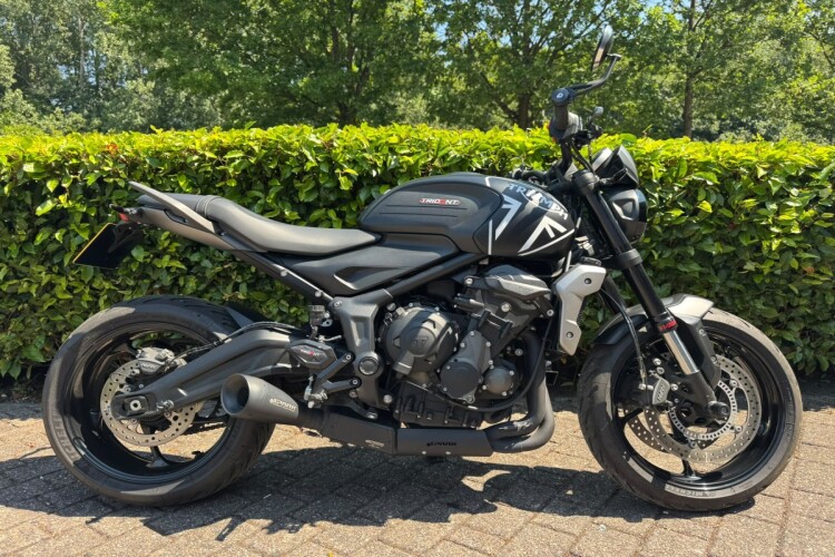 TRIUMPH TRIDENT 660