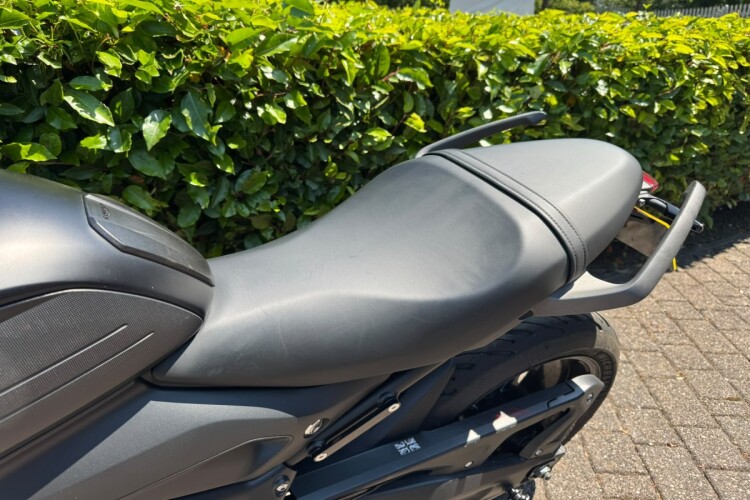 TRIUMPH TRIDENT 660