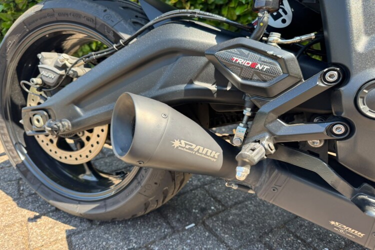 TRIUMPH TRIDENT 660