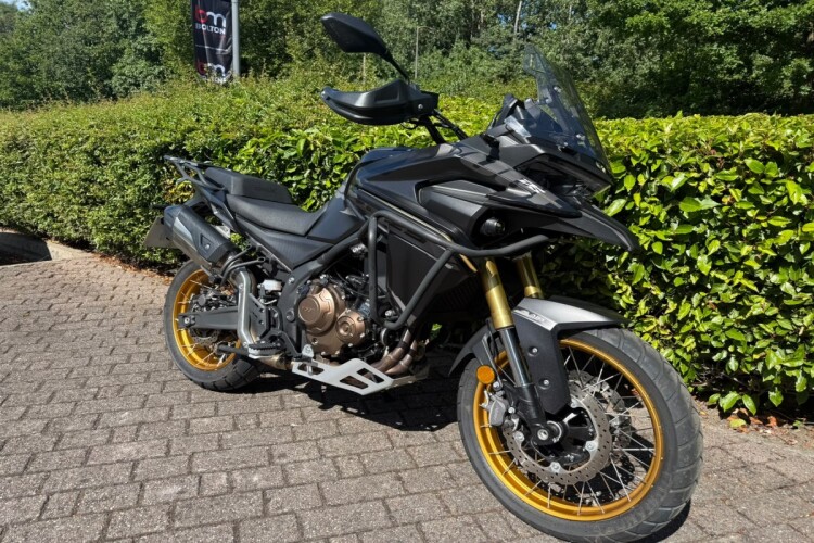 2025 VOGE DS625X, Matt Black - photo 3