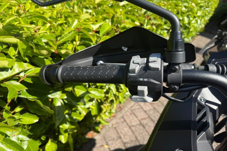 2025 VOGE DS625X, Matt Black - photo 13