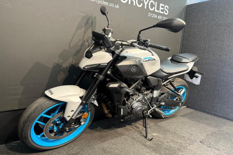 YAMAHA MT-07