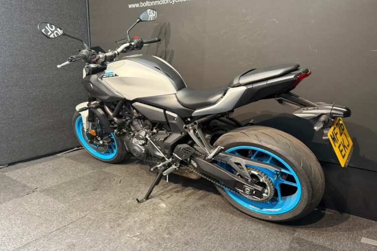 YAMAHA MT-07