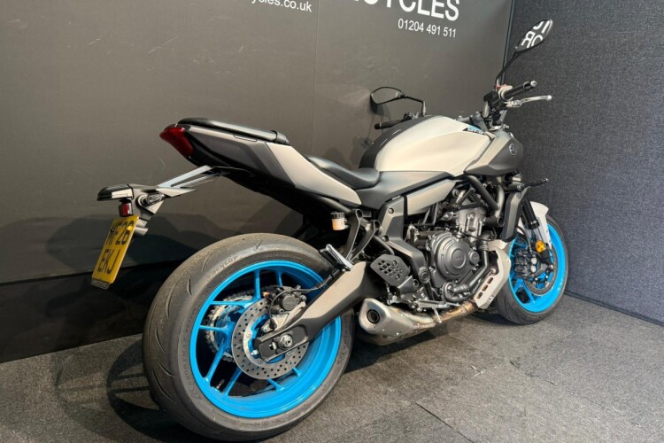YAMAHA MT-07