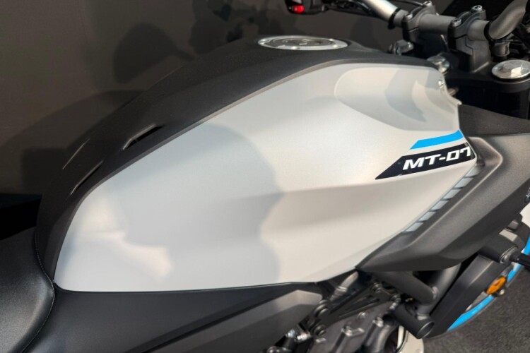 YAMAHA MT-07