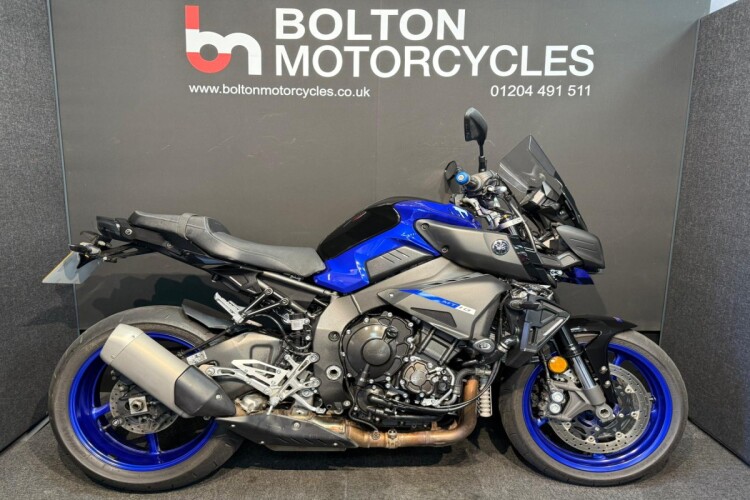 YAMAHA MT-10