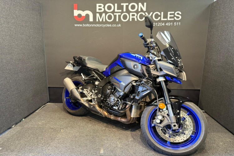YAMAHA MT-10