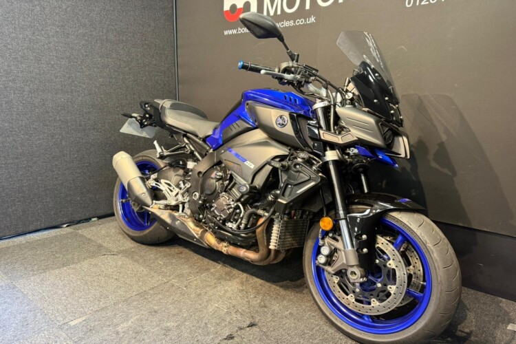 YAMAHA MT-10