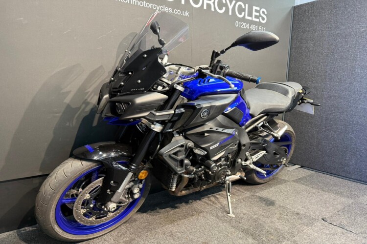 YAMAHA MT-10