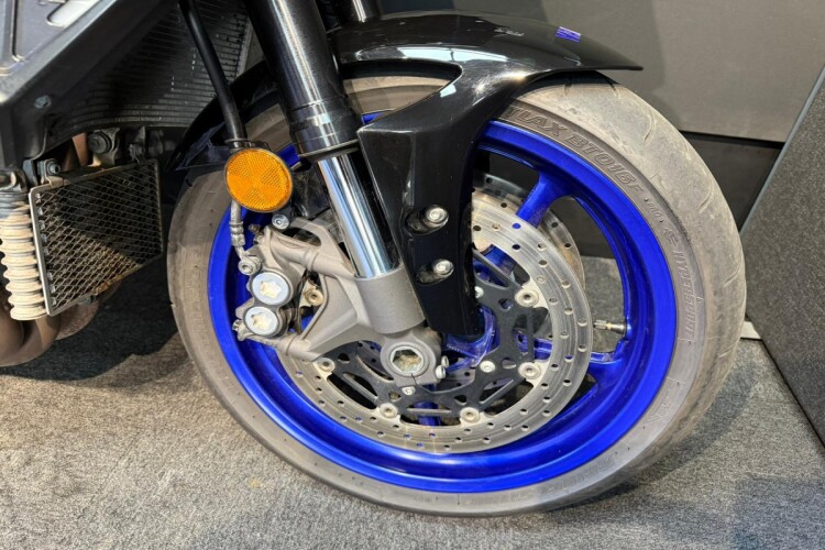 YAMAHA MT-10