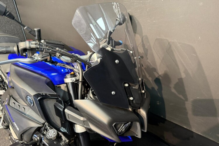 YAMAHA MT-10