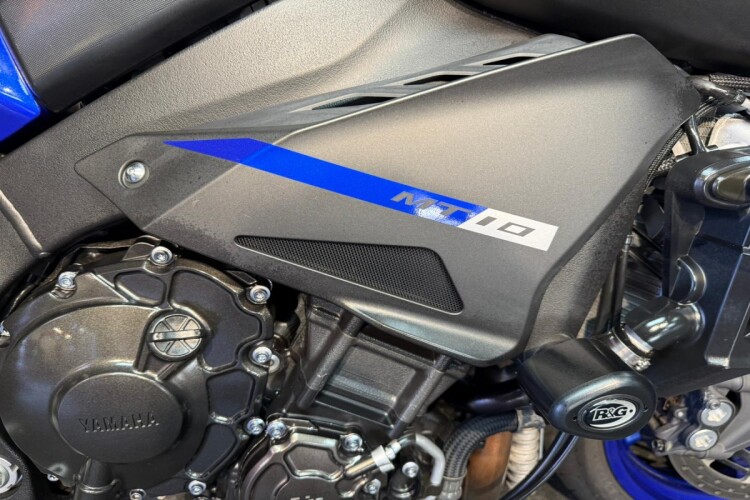 YAMAHA MT-10