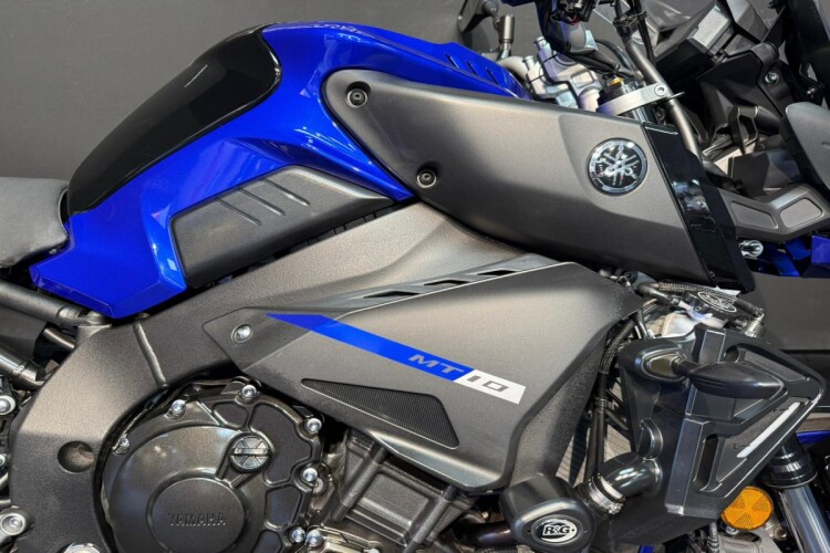 YAMAHA MT-10