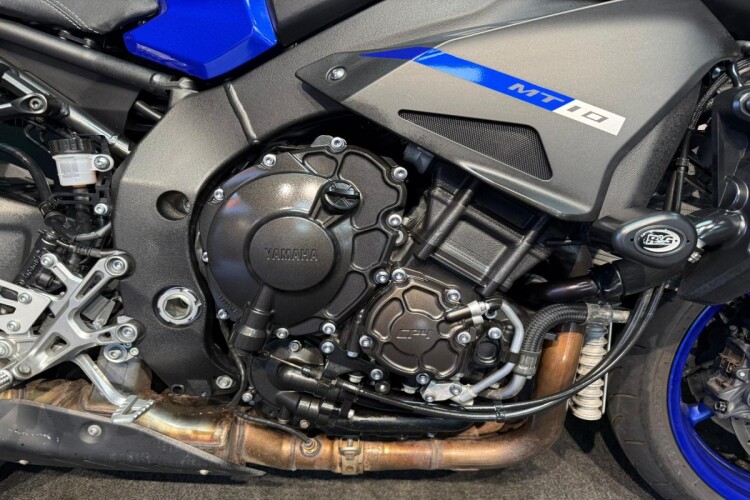 YAMAHA MT-10