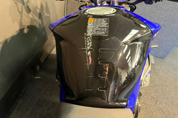 YAMAHA MT-10