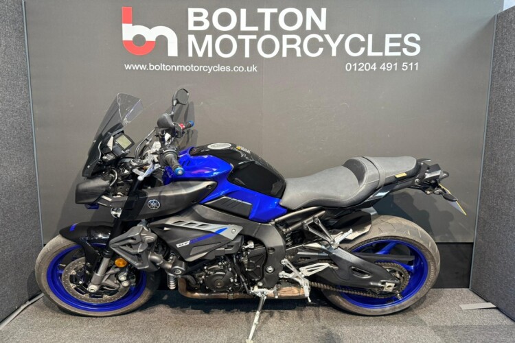 YAMAHA MT-10