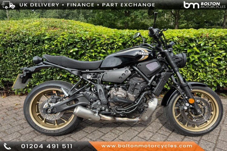 YAMAHA XSR700