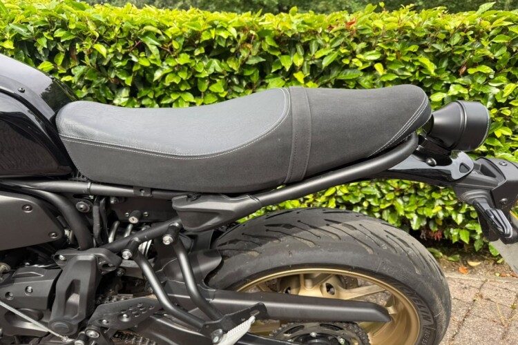 YAMAHA XSR700