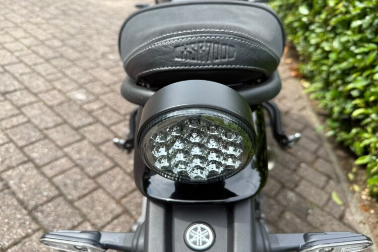 YAMAHA XSR700