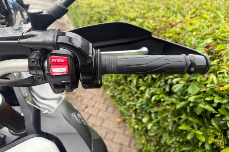 YAMAHA XT1200 SUPER TENERE