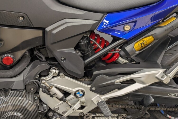 BMW F900R