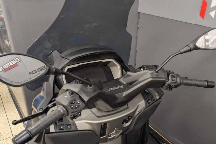 PIAGGIO MP3 530