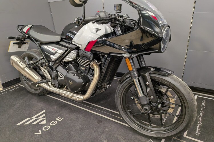 TRIUMPH T