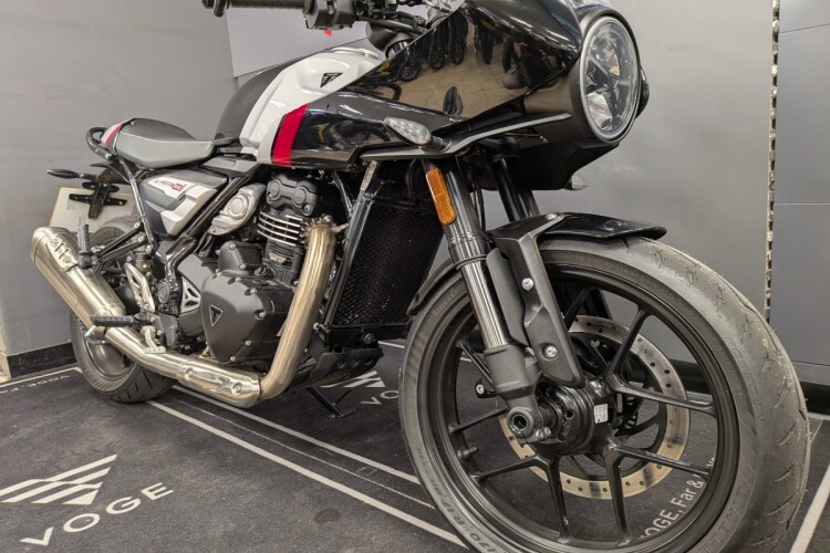 TRIUMPH T
