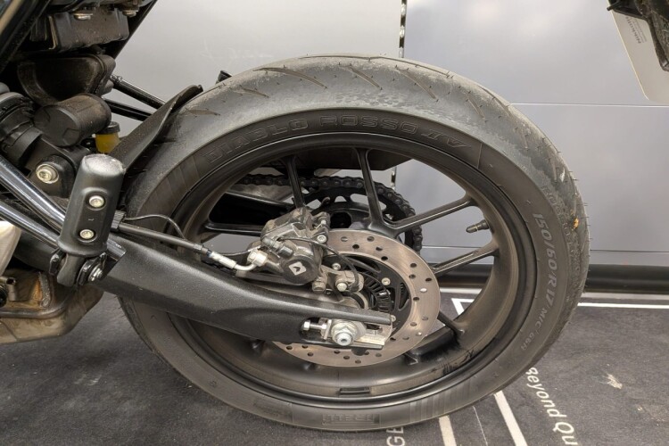TRIUMPH T