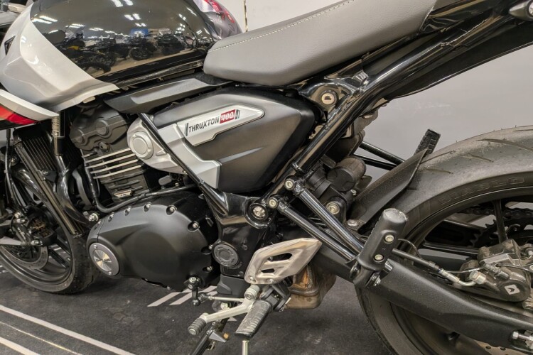 TRIUMPH T
