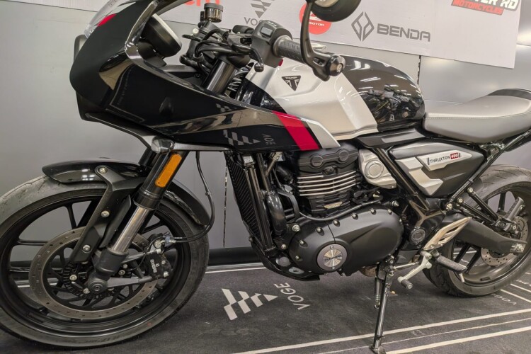 TRIUMPH T