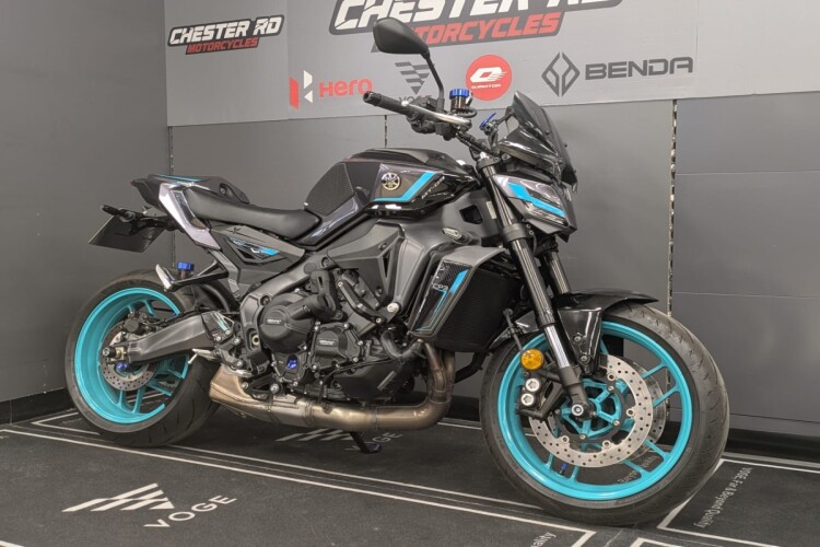 YAMAHA MT - 09 AMT