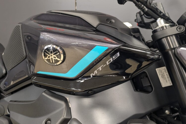 YAMAHA MT - 09 AMT