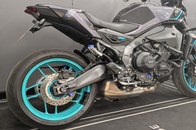 YAMAHA MT - 09 AMT