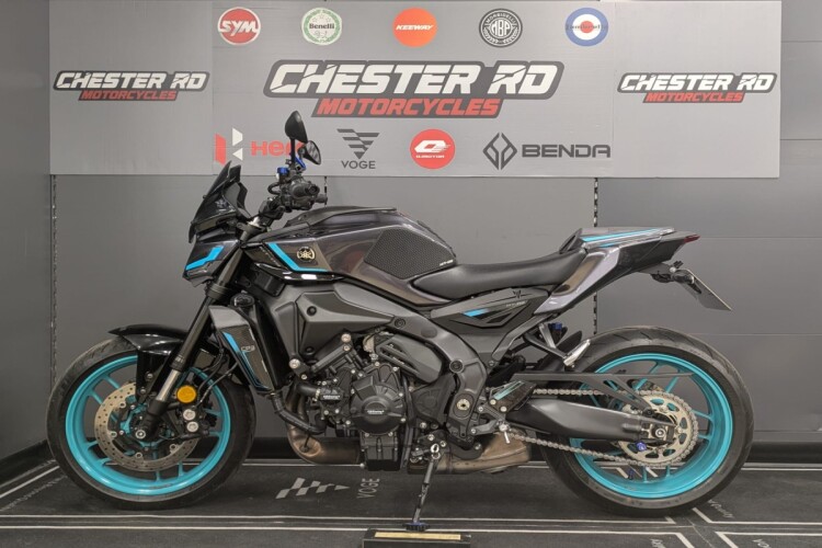 YAMAHA MT - 09 AMT