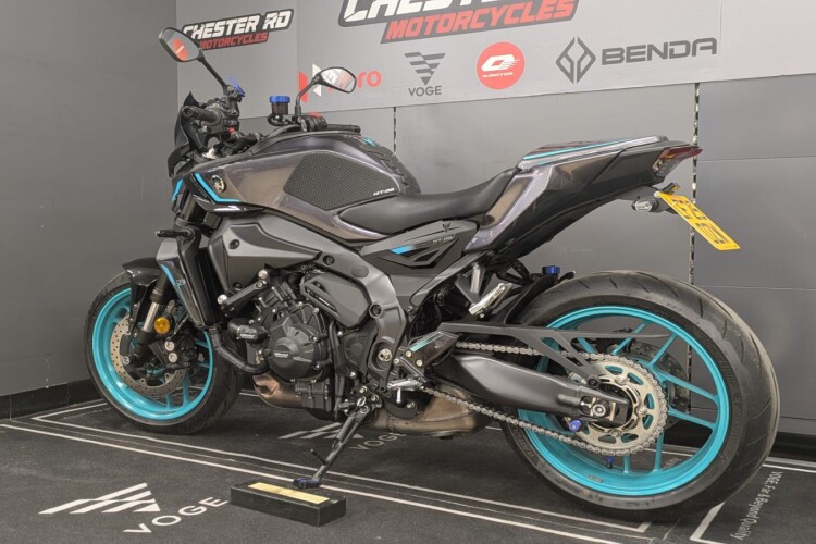 YAMAHA MT - 09 AMT