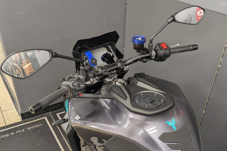 YAMAHA MT - 09 AMT