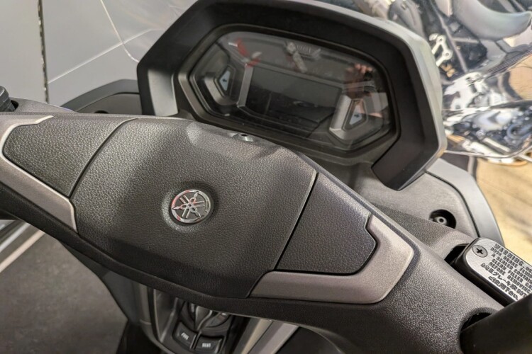 YAMAHA NMAX 125
