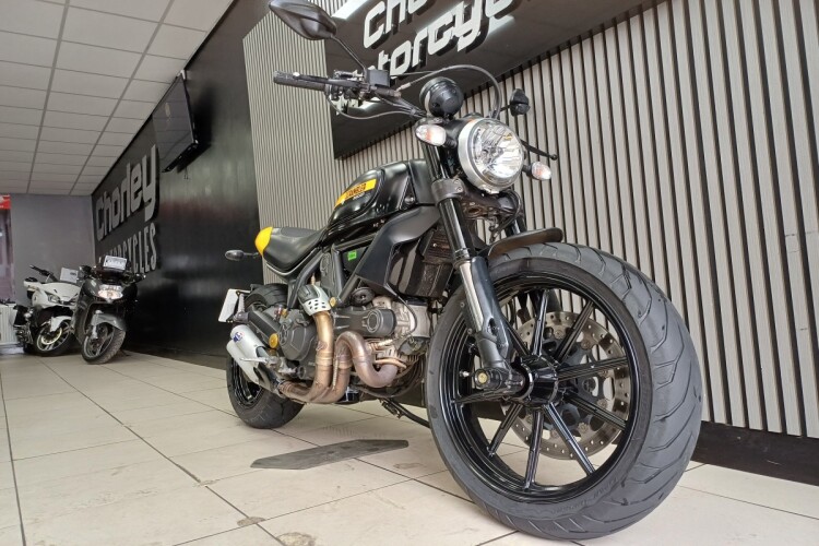 DUCATI SCRAMBLER 800