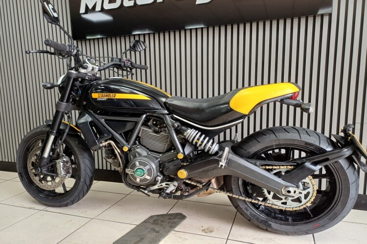 DUCATI SCRAMBLER 800