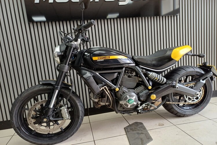 DUCATI SCRAMBLER 800