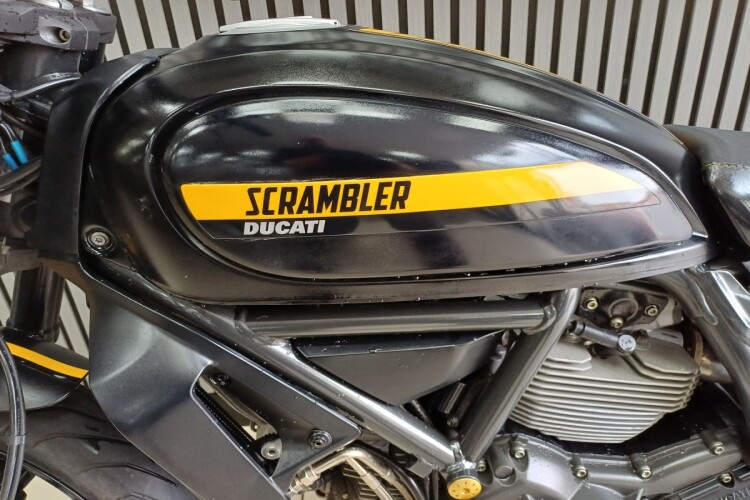 DUCATI SCRAMBLER 800
