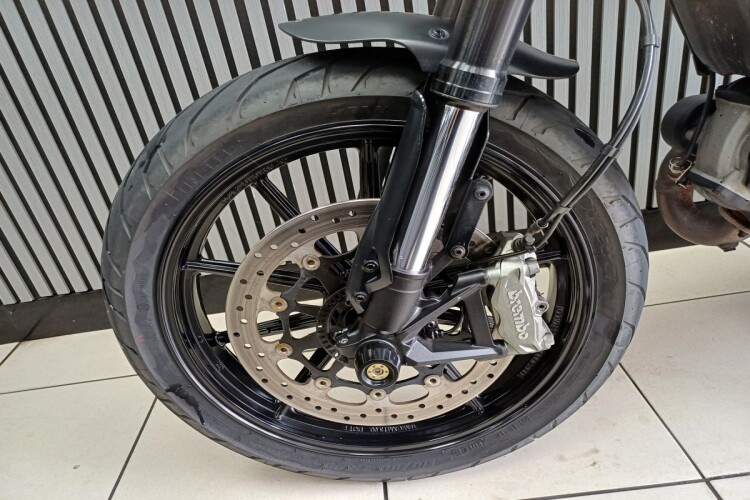 DUCATI SCRAMBLER 800