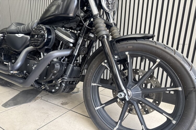 HARLEY DAVIDSON XL 883 N IRON 18