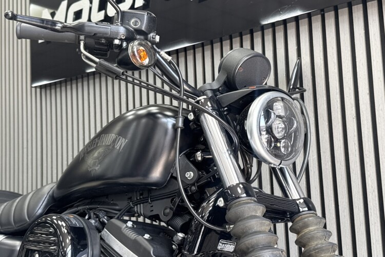 HARLEY DAVIDSON XL 883 N IRON 18