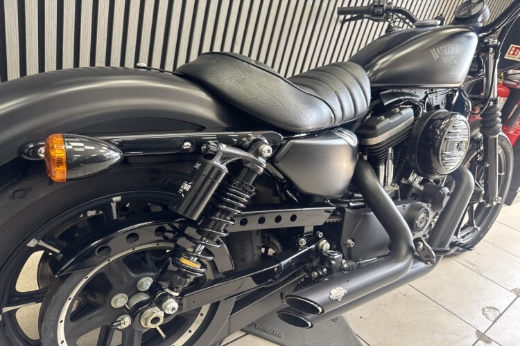 HARLEY DAVIDSON XL 883 N IRON 18