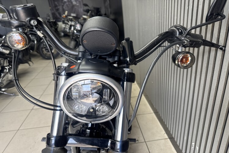 HARLEY DAVIDSON XL 883 N IRON 18