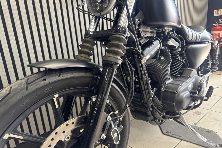 HARLEY DAVIDSON XL 883 N IRON 18
