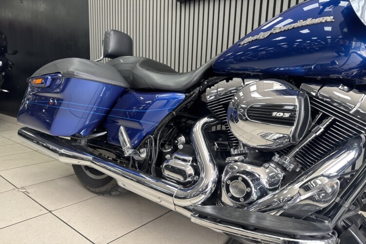 HARLEY-DAVIDSON STREET GLIDE SPECIAL